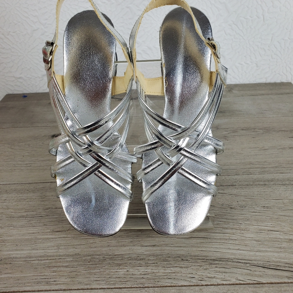 Vintage silver heeled sandals